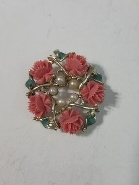 vintage celluloid Floral Coral Resin & Pearl Wreath Brooch gold tone carved